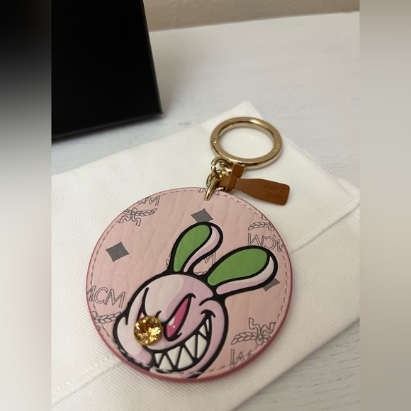 NWT MCM x SAMBYPEN Round Charm in Visetos - Picture 2 of 5